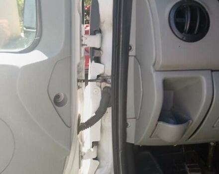 Белый Рено Мастер, объемом двигателя 2.46 л и пробегом 267 тыс. км за 6650 $, фото 4 на Automoto.ua