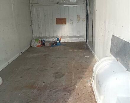 Белый Рено Мастер, объемом двигателя 2.5 л и пробегом 745 тыс. км за 9700 $, фото 5 на Automoto.ua