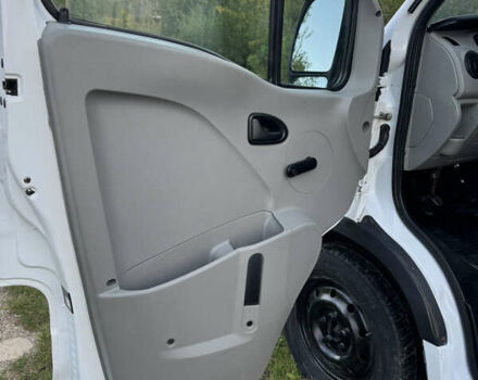 Белый Рено Мастер, объемом двигателя 2.5 л и пробегом 440 тыс. км за 6500 $, фото 2 на Automoto.ua