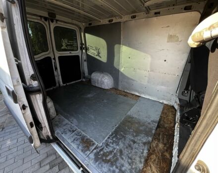 Белый Рено Мастер, объемом двигателя 2.5 л и пробегом 365 тыс. км за 7000 $, фото 4 на Automoto.ua