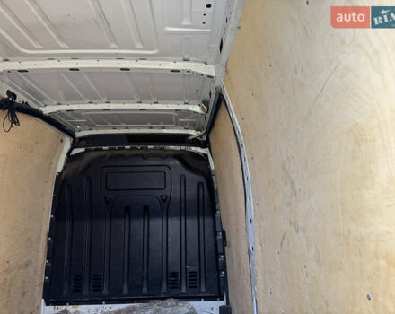 Белый Рено Мастер, объемом двигателя 2.3 л и пробегом 531 тыс. км за 8999 $, фото 4 на Automoto.ua