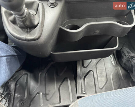 Белый Рено Мастер, объемом двигателя 2.3 л и пробегом 531 тыс. км за 8999 $, фото 19 на Automoto.ua