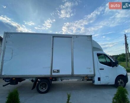 Белый Рено Мастер, объемом двигателя 2.3 л и пробегом 420 тыс. км за 12000 $, фото 3 на Automoto.ua