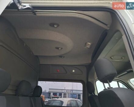 Белый Рено Мастер, объемом двигателя 2.3 л и пробегом 278 тыс. км за 13500 $, фото 12 на Automoto.ua