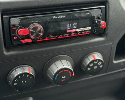 Білий Рено Мастєр, об'ємом двигуна 2.3 л та пробігом 556 тис. км за 11000 $, фото 14 на Automoto.ua