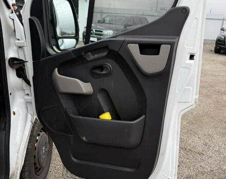 Білий Рено Мастєр, об'ємом двигуна 2.3 л та пробігом 556 тис. км за 11000 $, фото 10 на Automoto.ua