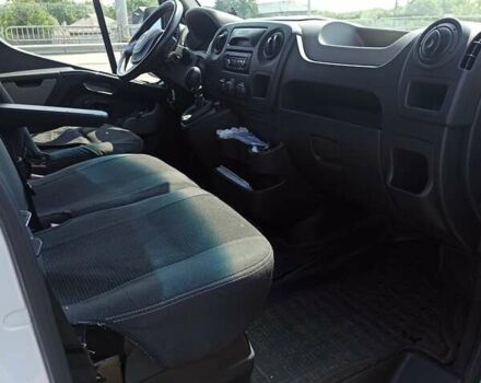 Белый Рено Мастер, объемом двигателя 2.3 л и пробегом 365 тыс. км за 9000 $, фото 1 на Automoto.ua