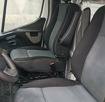 Белый Рено Мастер, объемом двигателя 2.3 л и пробегом 282 тыс. км за 9800 $, фото 10 на Automoto.ua