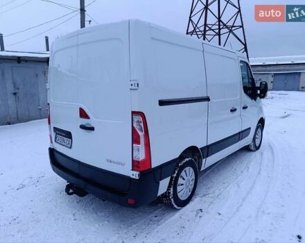 Белый Рено Мастер, объемом двигателя 2.3 л и пробегом 232 тыс. км за 10650 $, фото 3 на Automoto.ua