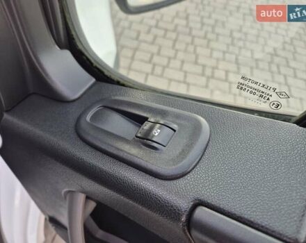 Белый Рено Мастер, объемом двигателя 2.3 л и пробегом 200 тыс. км за 14499 $, фото 28 на Automoto.ua