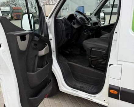 Белый Рено Мастер, объемом двигателя 2.3 л и пробегом 400 тыс. км за 12500 $, фото 5 на Automoto.ua