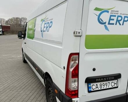 Белый Рено Мастер, объемом двигателя 2.3 л и пробегом 400 тыс. км за 12500 $, фото 3 на Automoto.ua
