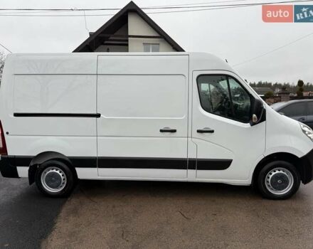 Белый Рено Мастер, объемом двигателя 2.3 л и пробегом 166 тыс. км за 14900 $, фото 2 на Automoto.ua