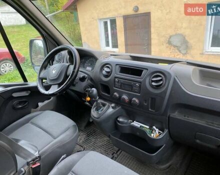 Белый Рено Мастер, объемом двигателя 2.3 л и пробегом 229 тыс. км за 11000 $, фото 1 на Automoto.ua