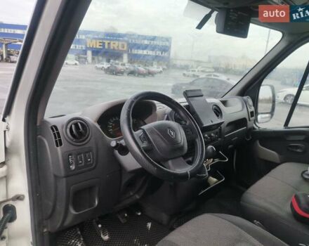 Белый Рено Мастер, объемом двигателя 2.3 л и пробегом 350 тыс. км за 15000 $, фото 8 на Automoto.ua