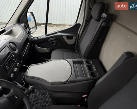 Білий Рено Мастєр, об'ємом двигуна 2.3 л та пробігом 238 тис. км за 11500 $, фото 16 на Automoto.ua