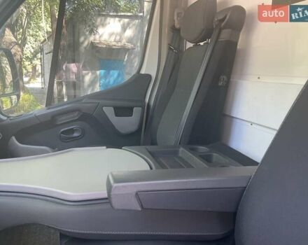 Белый Рено Мастер, объемом двигателя 2.3 л и пробегом 289 тыс. км за 12300 $, фото 14 на Automoto.ua