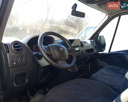 Белый Рено Мастер, объемом двигателя 2.3 л и пробегом 330 тыс. км за 12450 $, фото 4 на Automoto.ua