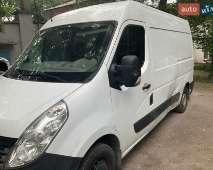 Белый Рено Мастер, объемом двигателя 2.3 л и пробегом 289 тыс. км за 12300 $, фото 3 на Automoto.ua