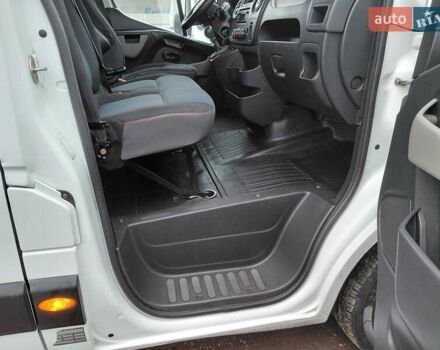 Белый Рено Мастер, объемом двигателя 2.3 л и пробегом 252 тыс. км за 12900 $, фото 20 на Automoto.ua