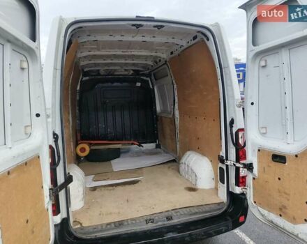 Белый Рено Мастер, объемом двигателя 2.3 л и пробегом 350 тыс. км за 15000 $, фото 4 на Automoto.ua