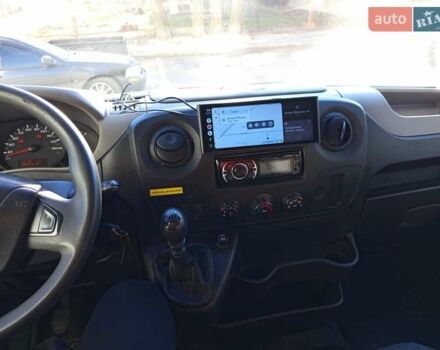 Белый Рено Мастер, объемом двигателя 2.3 л и пробегом 330 тыс. км за 12450 $, фото 5 на Automoto.ua