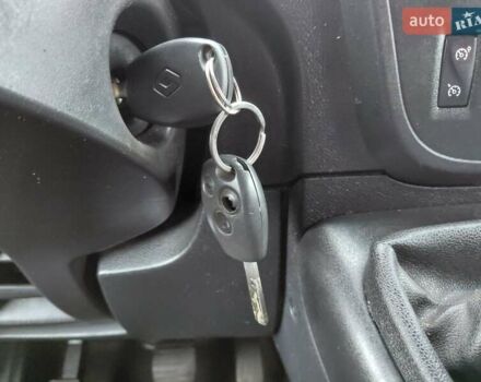 Белый Рено Мастер, объемом двигателя 2.3 л и пробегом 252 тыс. км за 12900 $, фото 23 на Automoto.ua