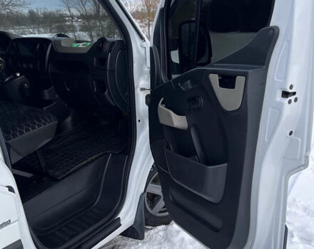 Белый Рено Мастер, объемом двигателя 2.3 л и пробегом 400 тыс. км за 16800 $, фото 18 на Automoto.ua