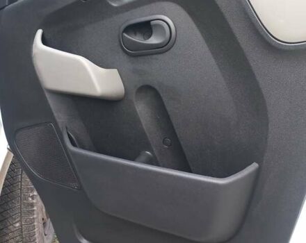 Белый Рено Мастер, объемом двигателя 2.3 л и пробегом 305 тыс. км за 14000 $, фото 20 на Automoto.ua