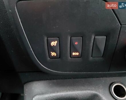 Белый Рено Мастер, объемом двигателя 2.3 л и пробегом 256 тыс. км за 12900 $, фото 15 на Automoto.ua