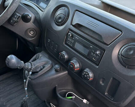 Рено Мастер 2016 в Владимир-Волынский на Automoto.ua Белый Рено Мастер, объемом двигателя 2.3 л и пробегом 385 тыс. км за 13500 $, фото 10 на Automoto.ua