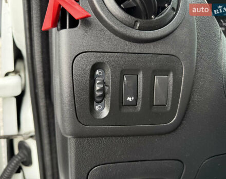 Білий Рено Мастєр, об'ємом двигуна 2.3 л та пробігом 238 тис. км за 11500 $, фото 14 на Automoto.ua