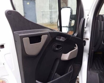 Белый Рено Мастер, объемом двигателя 2.3 л и пробегом 330 тыс. км за 12450 $, фото 1 на Automoto.ua