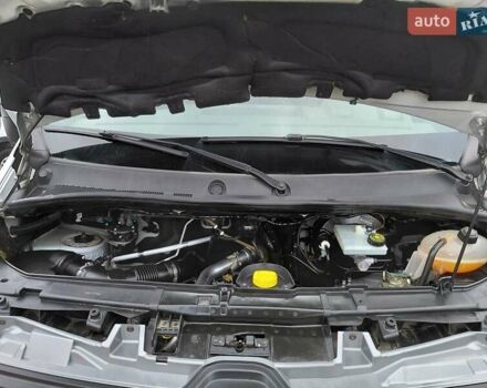 Белый Рено Мастер, объемом двигателя 2.3 л и пробегом 252 тыс. км за 12900 $, фото 6 на Automoto.ua