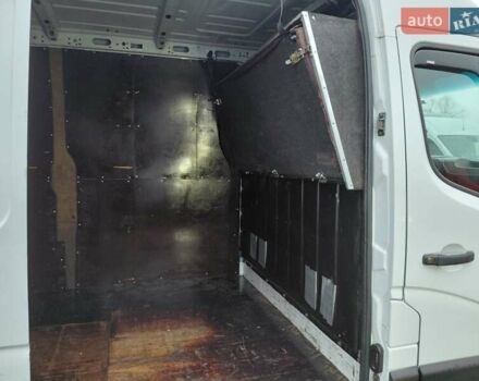 Білий Рено Мастєр, об'ємом двигуна 2.3 л та пробігом 345 тис. км за 12900 $, фото 23 на Automoto.ua