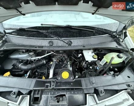 Белый Рено Мастер, объемом двигателя 2.3 л и пробегом 290 тыс. км за 17799 $, фото 42 на Automoto.ua