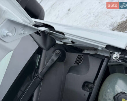 Белый Рено Мастер, объемом двигателя 2.3 л и пробегом 280 тыс. км за 17500 $, фото 99 на Automoto.ua