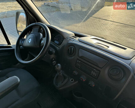 Белый Рено Мастер, объемом двигателя 2.3 л и пробегом 455 тыс. км за 11500 $, фото 4 на Automoto.ua