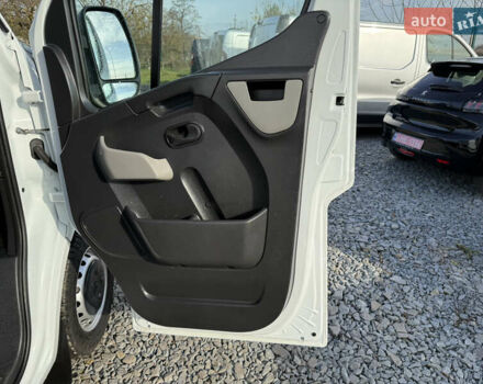 Белый Рено Мастер, объемом двигателя 2.3 л и пробегом 250 тыс. км за 15800 $, фото 14 на Automoto.ua