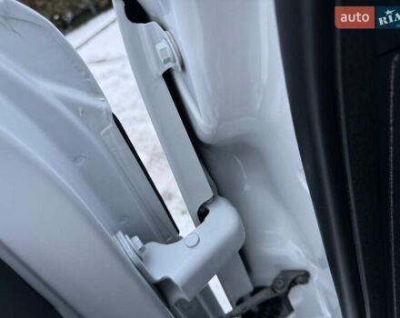 Белый Рено Мастер, объемом двигателя 2.3 л и пробегом 280 тыс. км за 17500 $, фото 31 на Automoto.ua