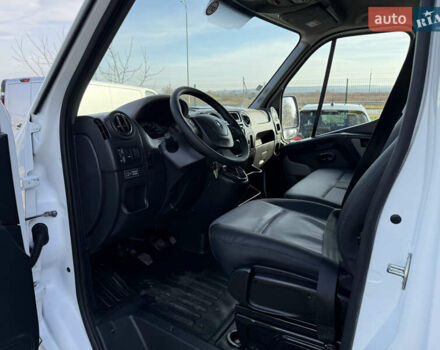 Белый Рено Мастер, объемом двигателя 2.3 л и пробегом 250 тыс. км за 15800 $, фото 8 на Automoto.ua