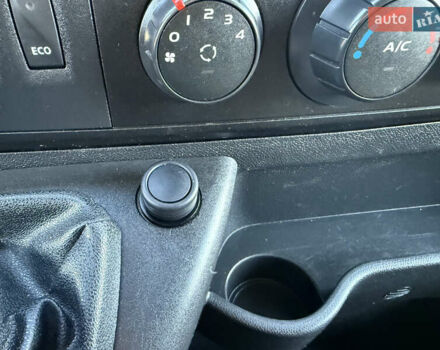 Білий Рено Мастєр, об'ємом двигуна 0 л та пробігом 217 тис. км за 19700 $, фото 49 на Automoto.ua