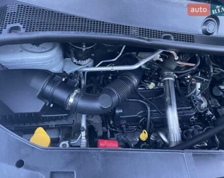 Белый Рено Мастер, объемом двигателя 2.3 л и пробегом 290 тыс. км за 15300 $, фото 44 на Automoto.ua