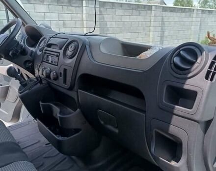 Белый Рено Мастер, объемом двигателя 2.3 л и пробегом 470 тыс. км за 17800 $, фото 9 на Automoto.ua