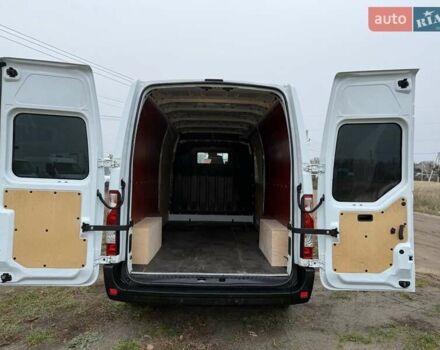 Белый Рено Мастер, объемом двигателя 2.3 л и пробегом 290 тыс. км за 17799 $, фото 18 на Automoto.ua