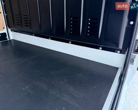 Белый Рено Мастер, объемом двигателя 2.3 л и пробегом 280 тыс. км за 17500 $, фото 79 на Automoto.ua