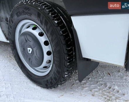 Белый Рено Мастер, объемом двигателя 2.3 л и пробегом 280 тыс. км за 17500 $, фото 26 на Automoto.ua