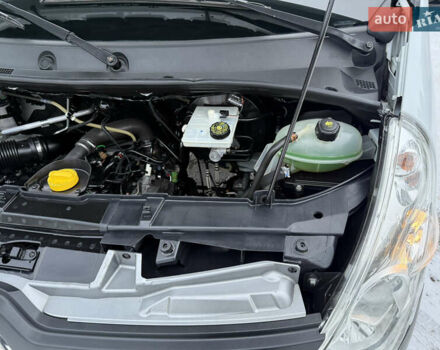 Белый Рено Мастер, объемом двигателя 2.3 л и пробегом 280 тыс. км за 17500 $, фото 97 на Automoto.ua