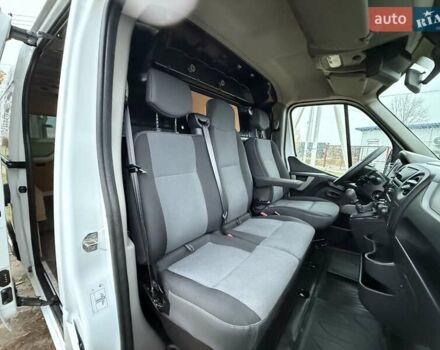 Белый Рено Мастер, объемом двигателя 2.3 л и пробегом 290 тыс. км за 17799 $, фото 23 на Automoto.ua