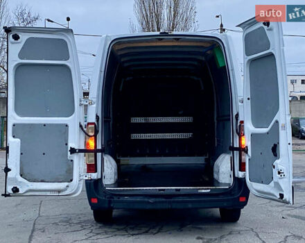 Белый Рено Мастер, объемом двигателя 2.3 л и пробегом 378 тыс. км за 13700 $, фото 8 на Automoto.ua